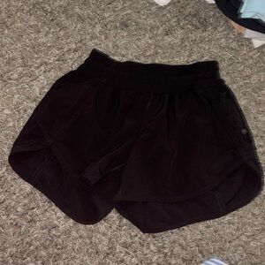 lululemon hotty hot high rise shorts 4 inch